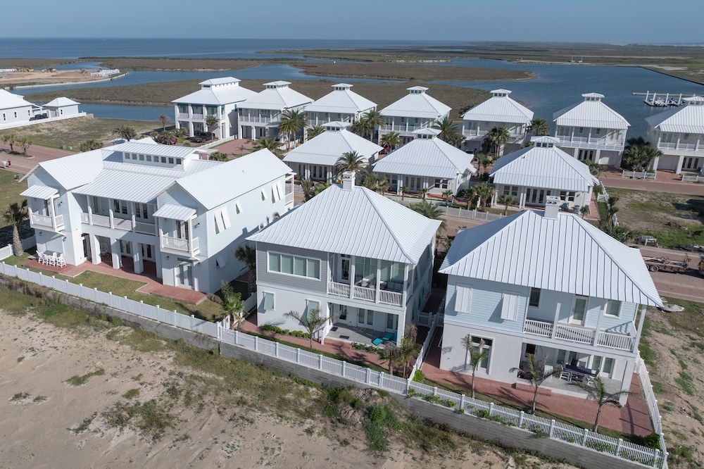 Call Me The Breeze - Private Home At The Shores 3 Bedroom Home by RedAwning view 3