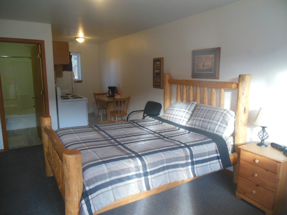 Clark Fork Lodge - Property Image 27