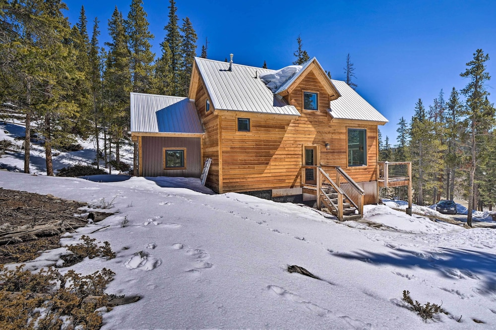 Private Deck: Secluded Fairplay Cabin