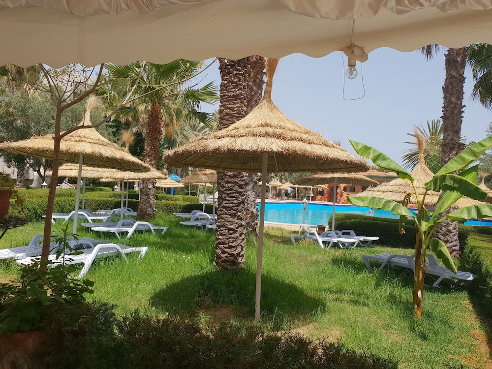 Hotel Azur Plaza - Image 1