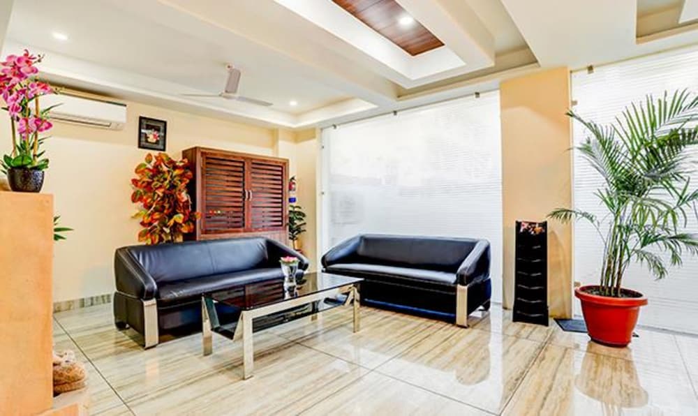 Lobby & Reception