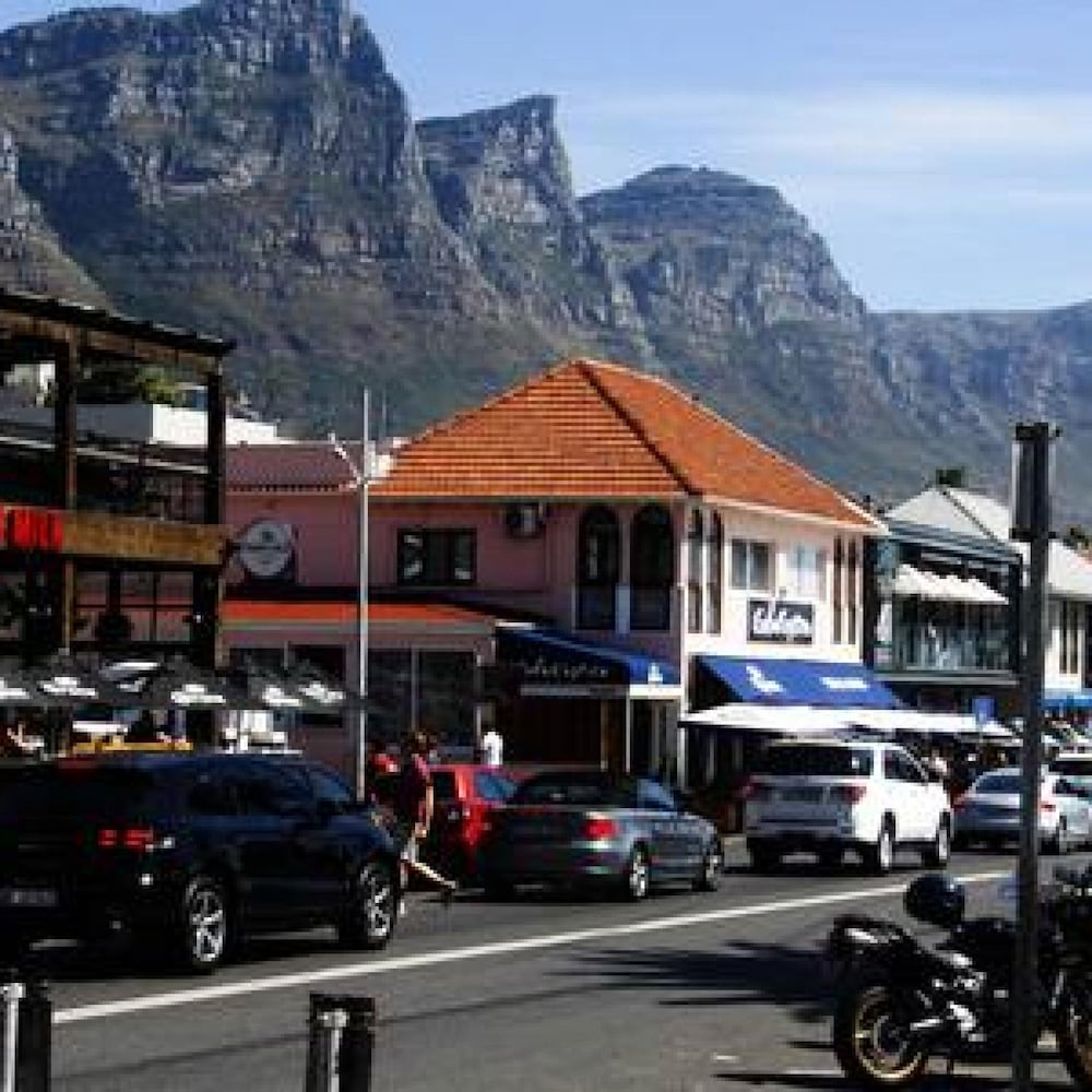 Cozy Apartment Opposite Camps Bay Beach Seasonsfind the Bay view 2