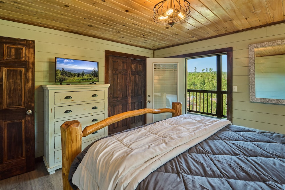 Family Friendly Getaway I Hot Tub In Gatlinburg