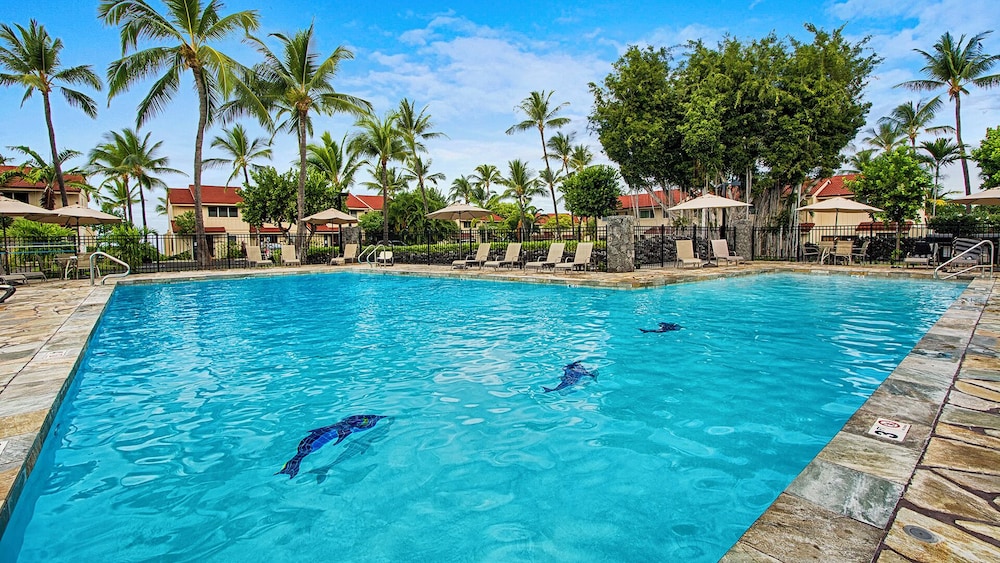 Oceanfront Penthouse With Sunset Views, A/C and Wraparound Lanai! - Vrkcv