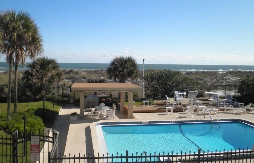 Beachcomber by Distinctive Beach Rentals view 2