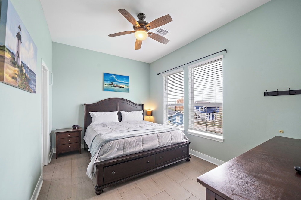 Sunny Beach House by Ryson Vacation Rentals