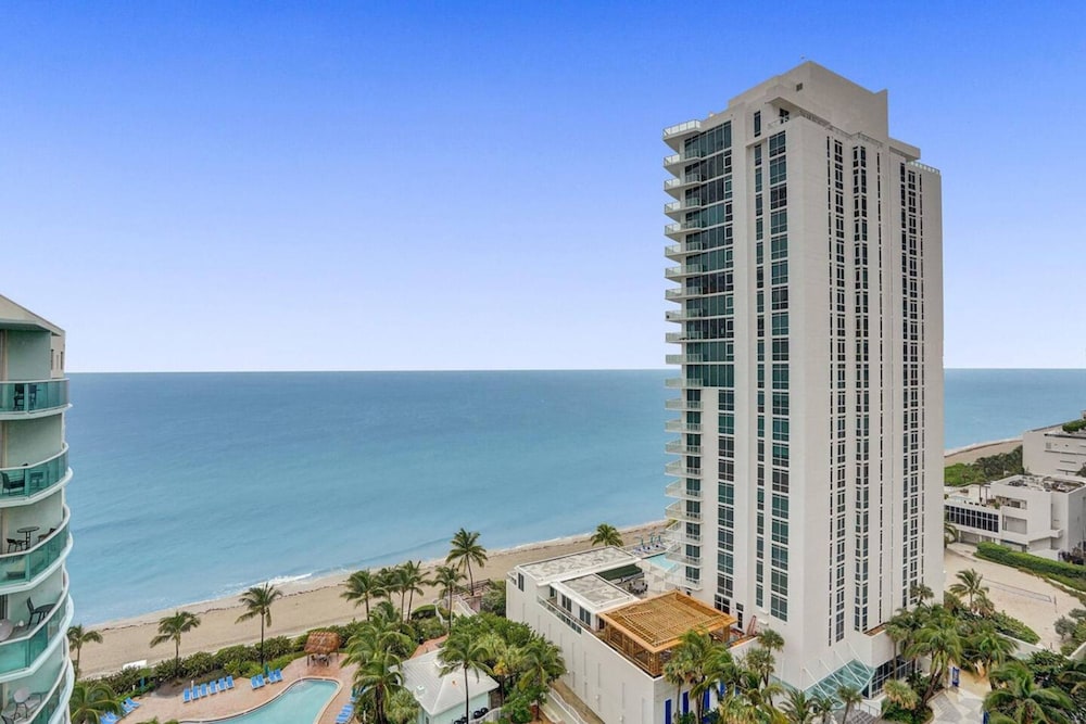 Beach Penthouse Ocean Paradise