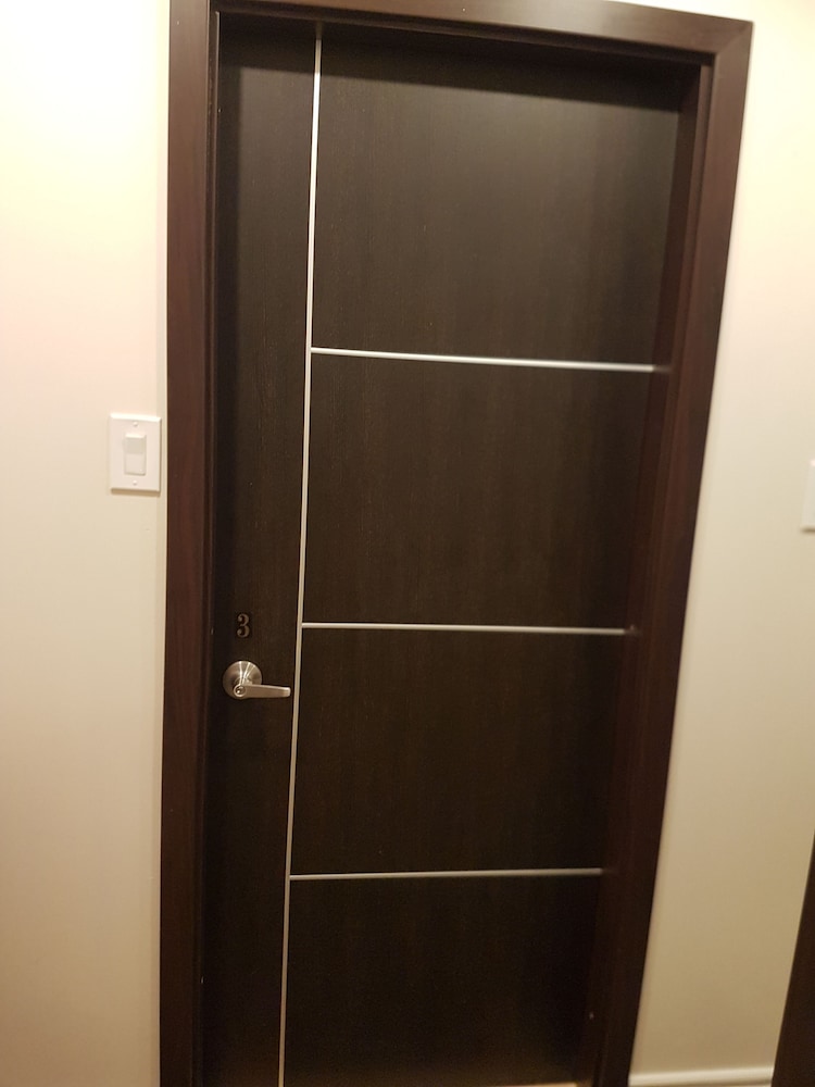 Room in Guest Room - Serene Retreat in Brampton - Private Room With City Views