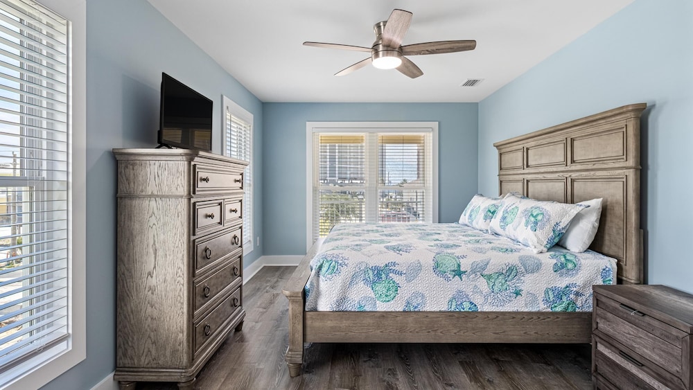 Dreezy's Hideaway by Southern Vacation Rentals