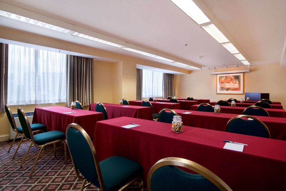 Homewood Suites by Hilton Falls Church - I-495 at Rt. 50 - Property Image 5