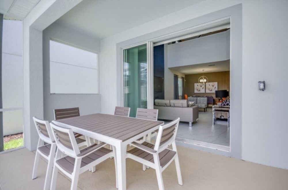 Champions Gate Luxury 5 Bedroom Resort Villa 5 Home by Redawning - Image 1