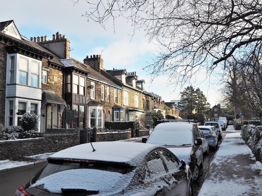 Broadlands Guest House