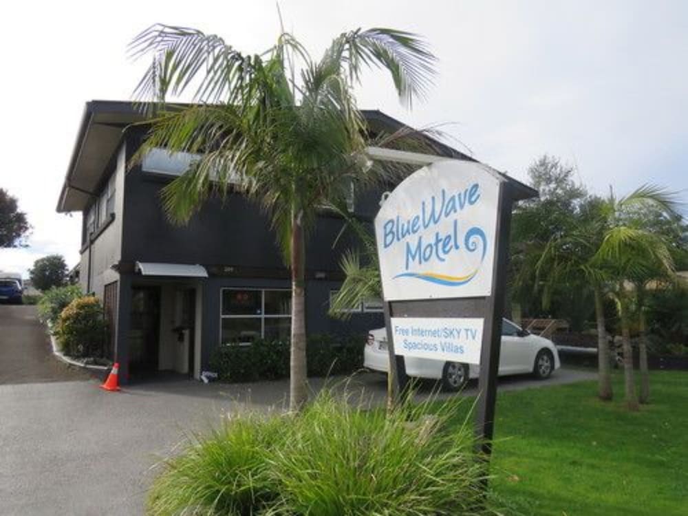Hotel Blue Wave Motel Mount Maunganui - Image 1