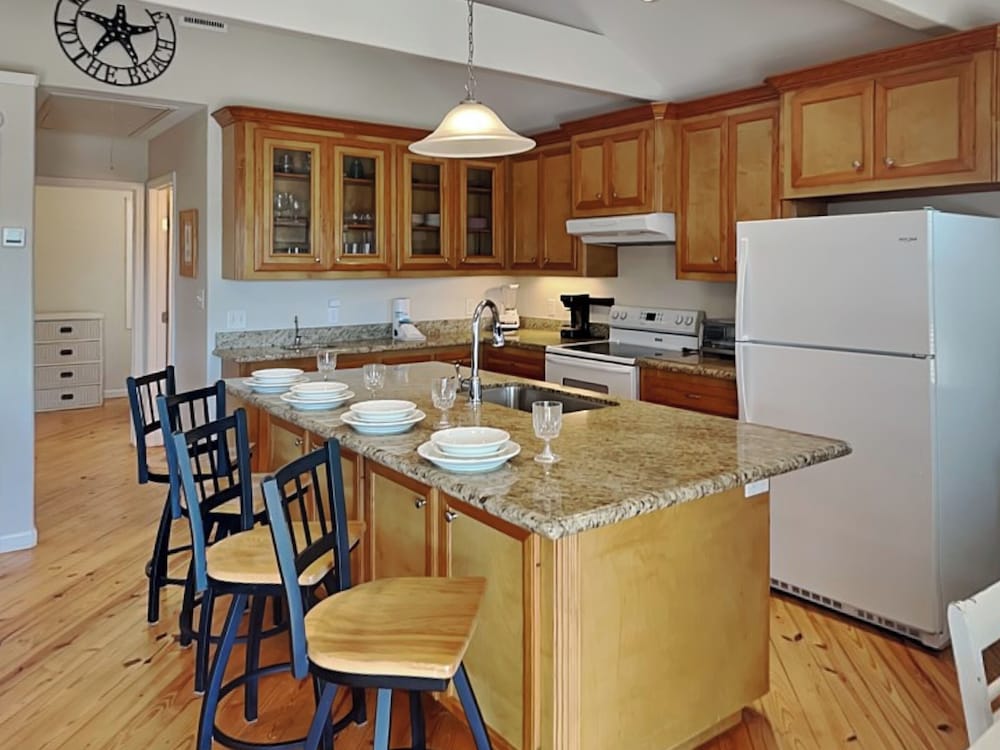 Beach Oasis by Ryson Vacation Rentals
