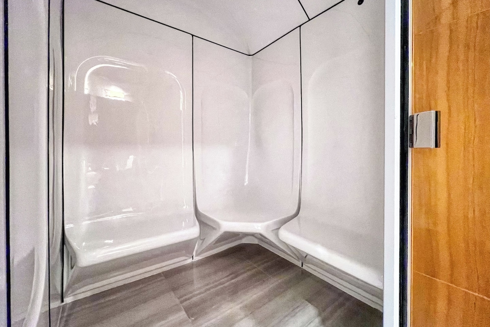 Aya - Luxury Living in 2BR at Aykon City