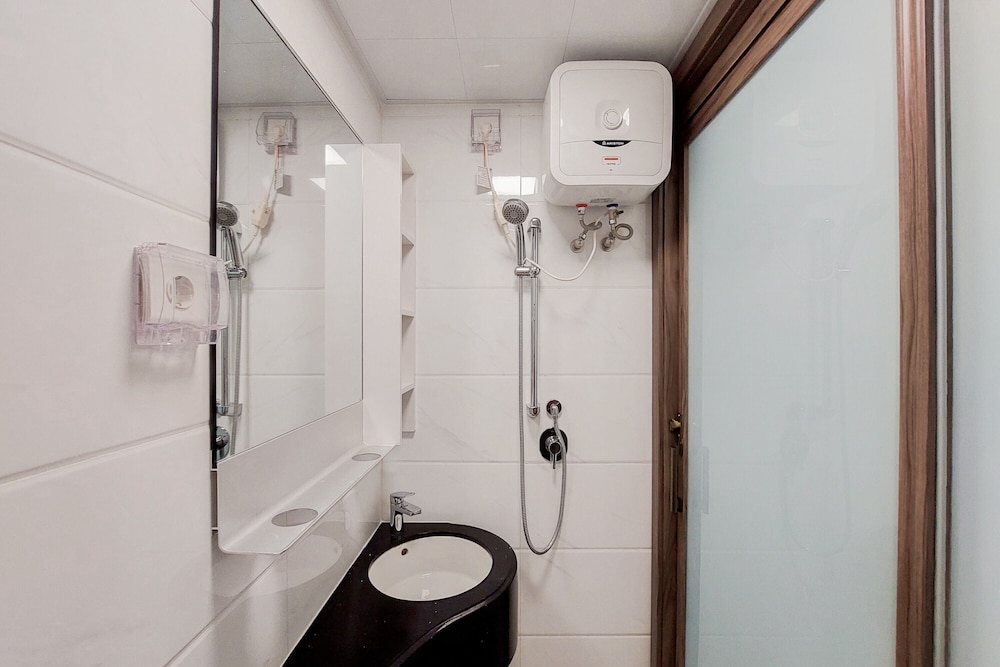 Elegant and Comfortable Studio Apartment at Sky House BSD, Pagedangan - 14