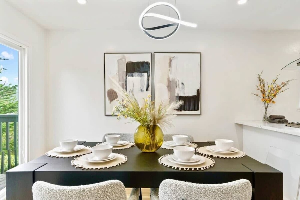 @ Marbella Lane - Stylish 4BR w/ Revitalizing View