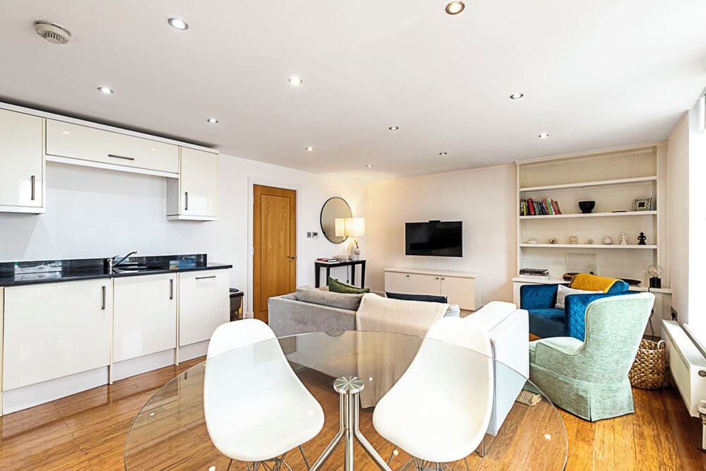Stylish One Bedroom Apartment