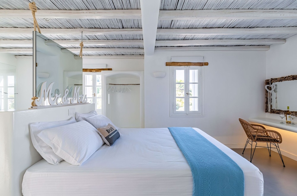 Evlalia Studios & Villas