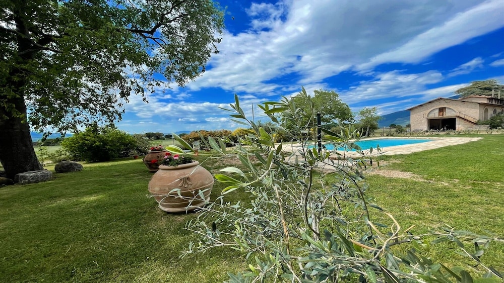 Beautiful Exclusive Pool Villa - Close to Spoleto bar Shops, Restaurants - Property Image 28