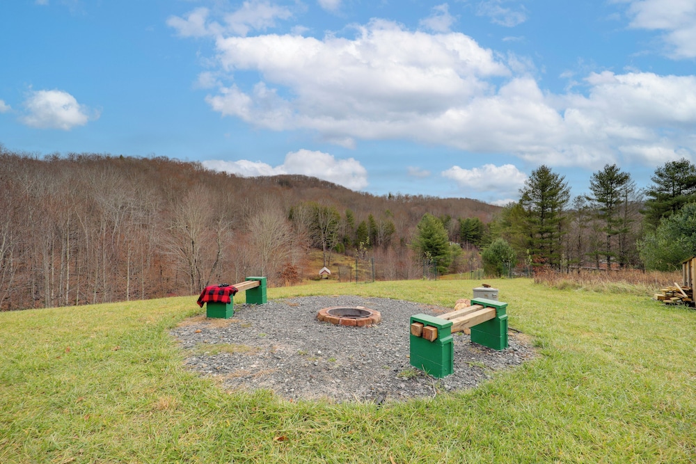 Hike, Ski & More: Blue Ridge Mountain Escape