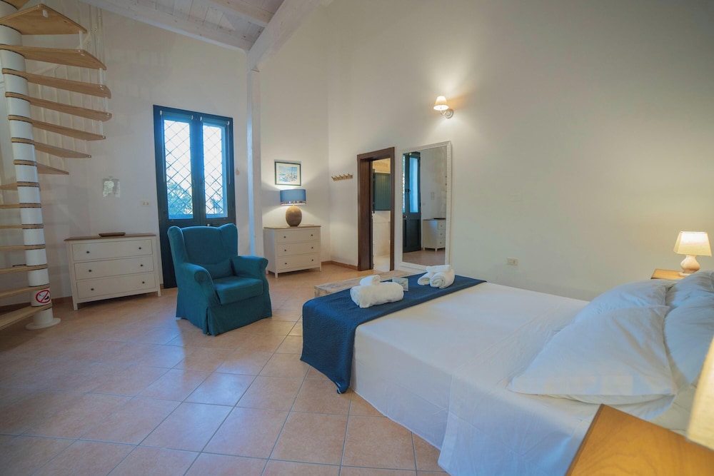 Villa Agrumeta - Private Natural Bio Lake photo 5