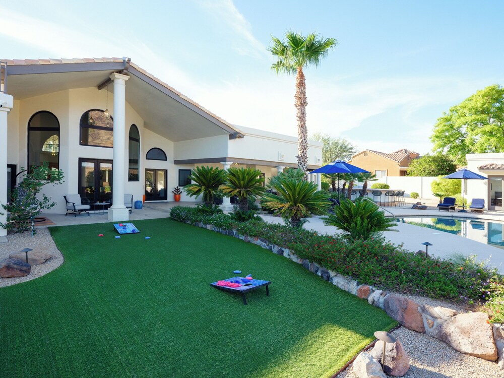 Luxury Mountain Estate-pool-spa-bbq+bar-fire pit