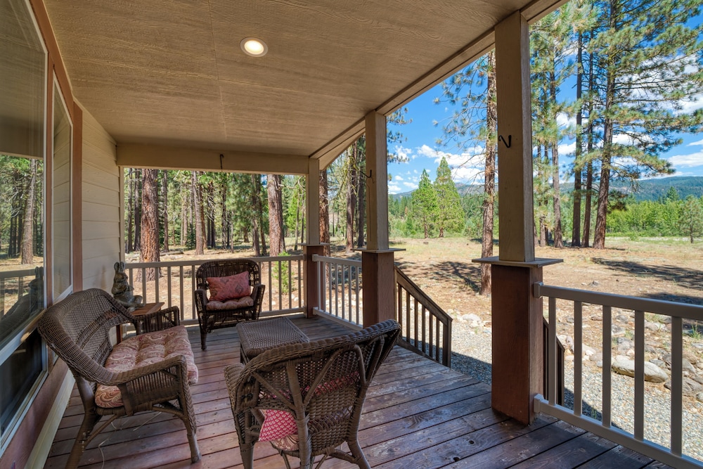 Gorgeous, Dog-friendly, Riverfront, 200-acre Ranch