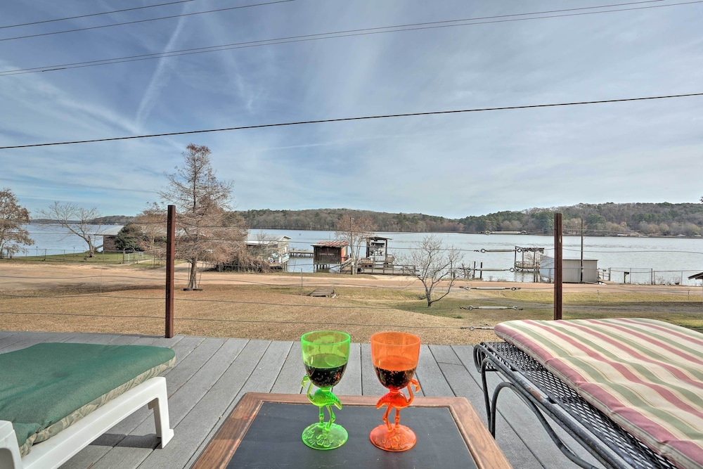 Lakeside Pleasure Island Cabin w/ Deck  Gas Grill - Property Image 10