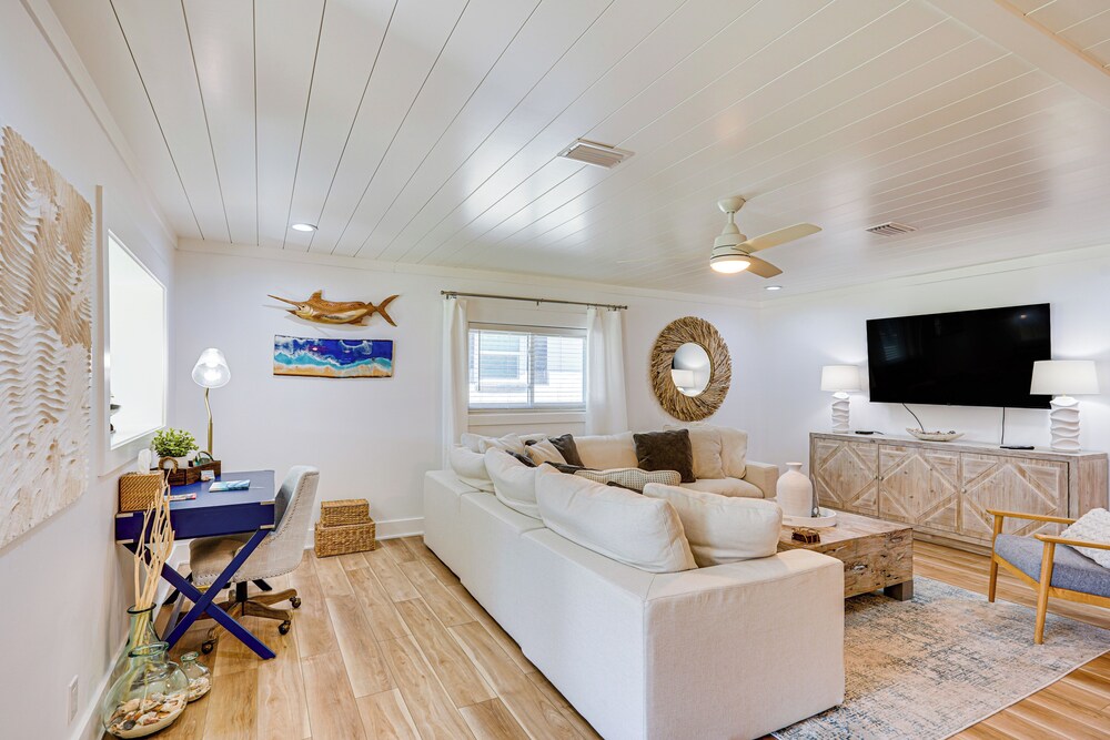 Walk to Beach: Chic PCB Getaway w/ Yard