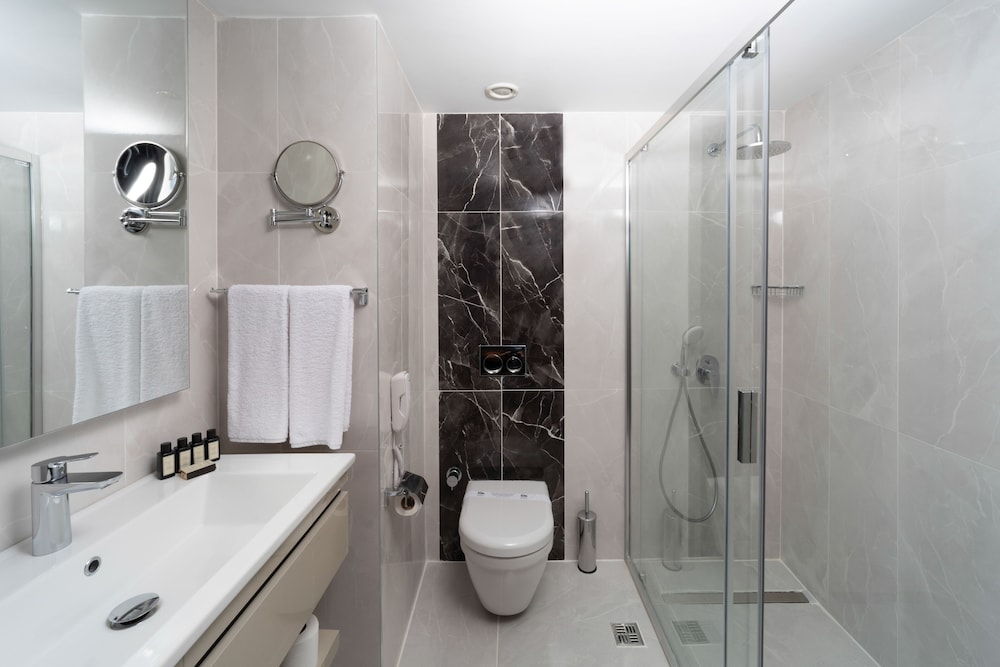 Pianoforte by Febor Otelleri ve Spa - Image 34