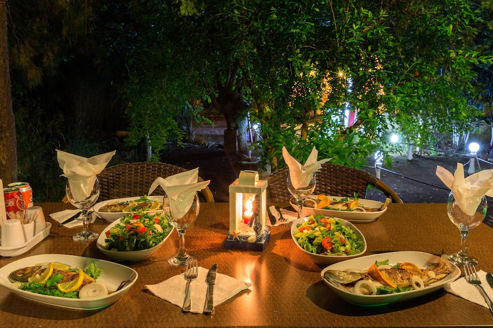 Secret Garden Bungalows Hotel