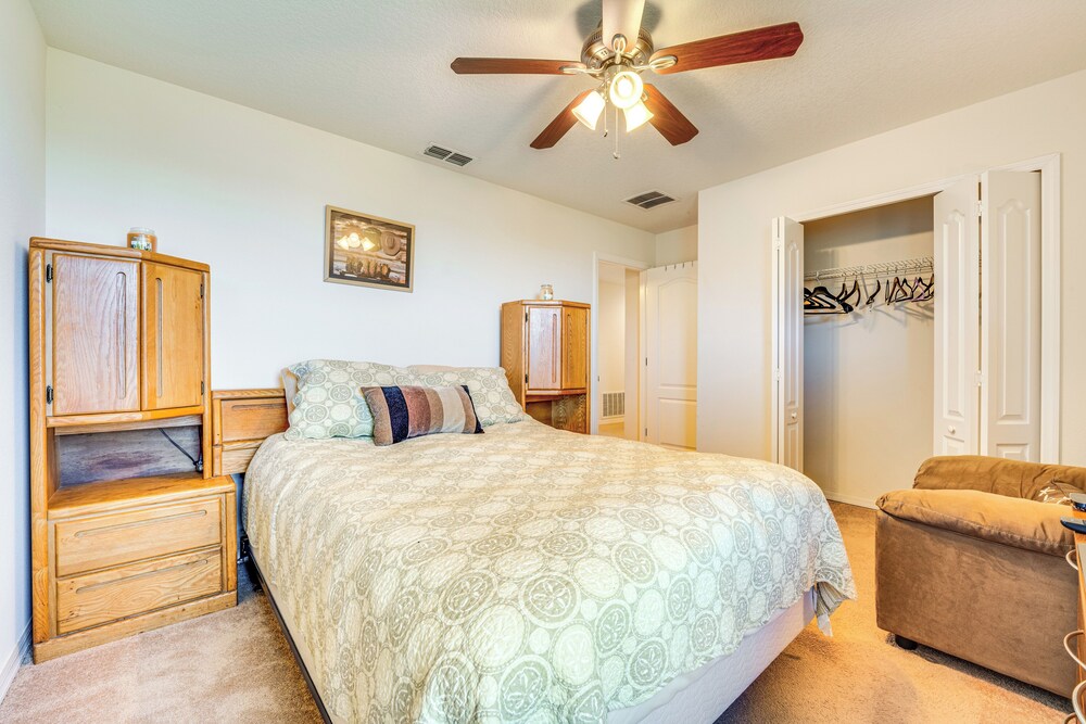 5 Mi to Dtwn Clermont: Family Home w/ Water Views!
