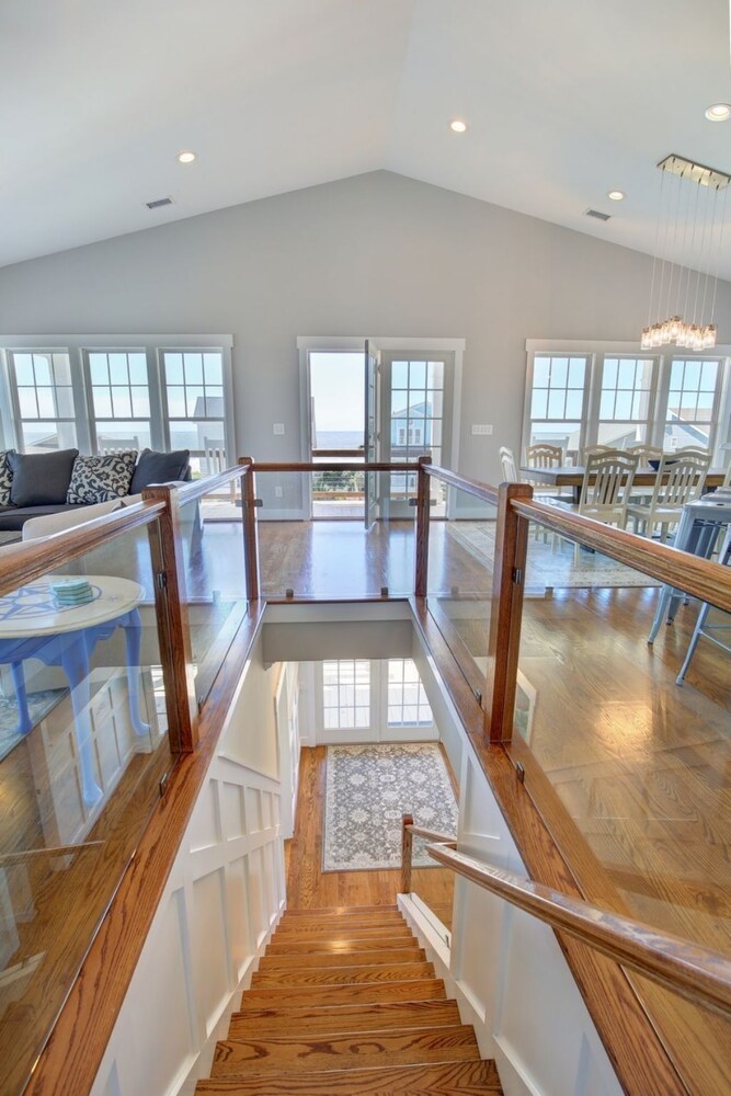 Absolute Paradise 5 Bedroom Home by RedAwning