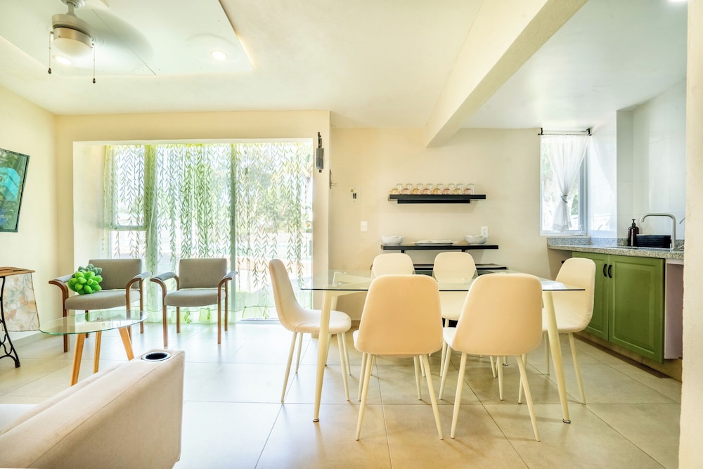 Family House in Jiutepec with Pool & BBQ