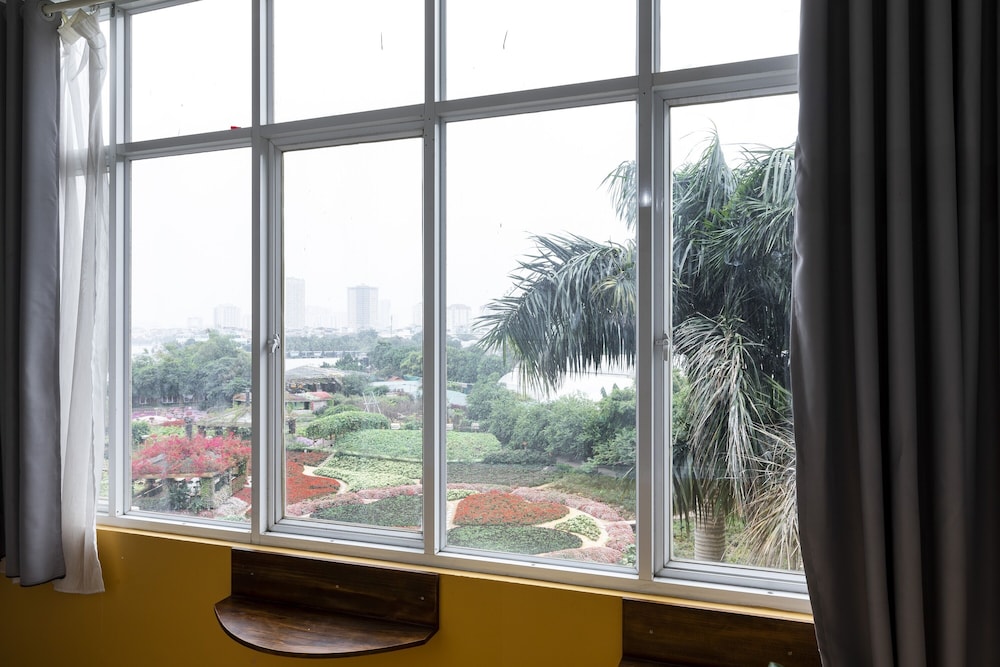 Em Am Homestay - West Lake