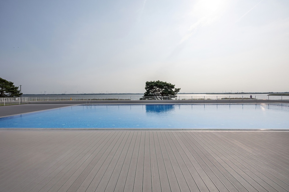 Turquoise Apartment Rogowo by Renters