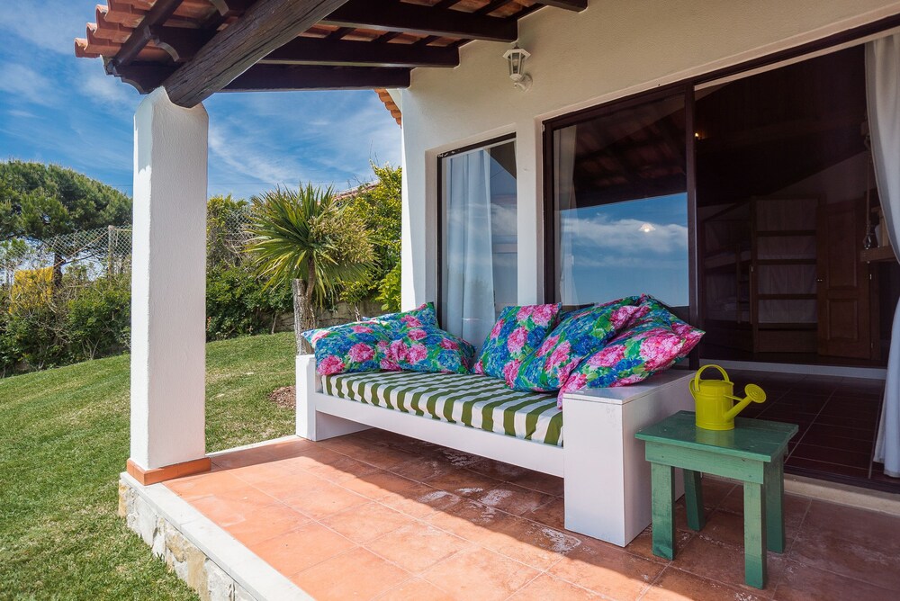 Ericeira Villa Surf Camp Hostel