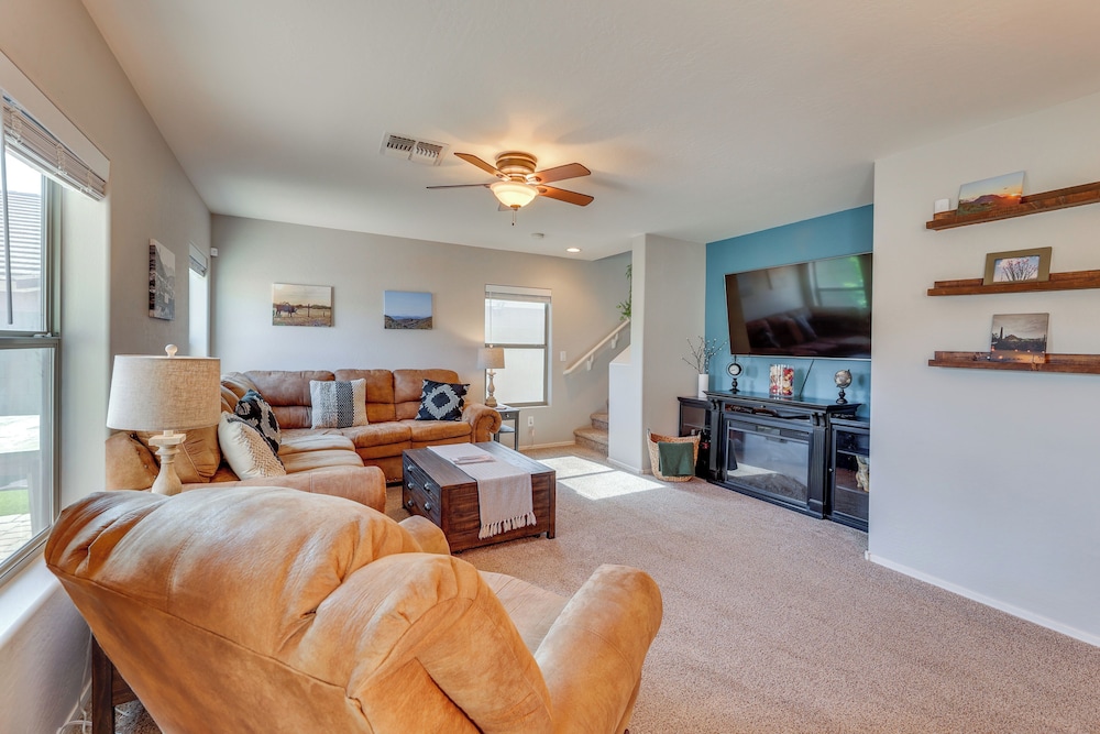 Mtn-view Getaway w/ Outdoor Oasis in Gold Canyon