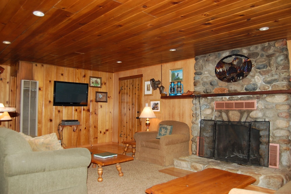 Deer Den