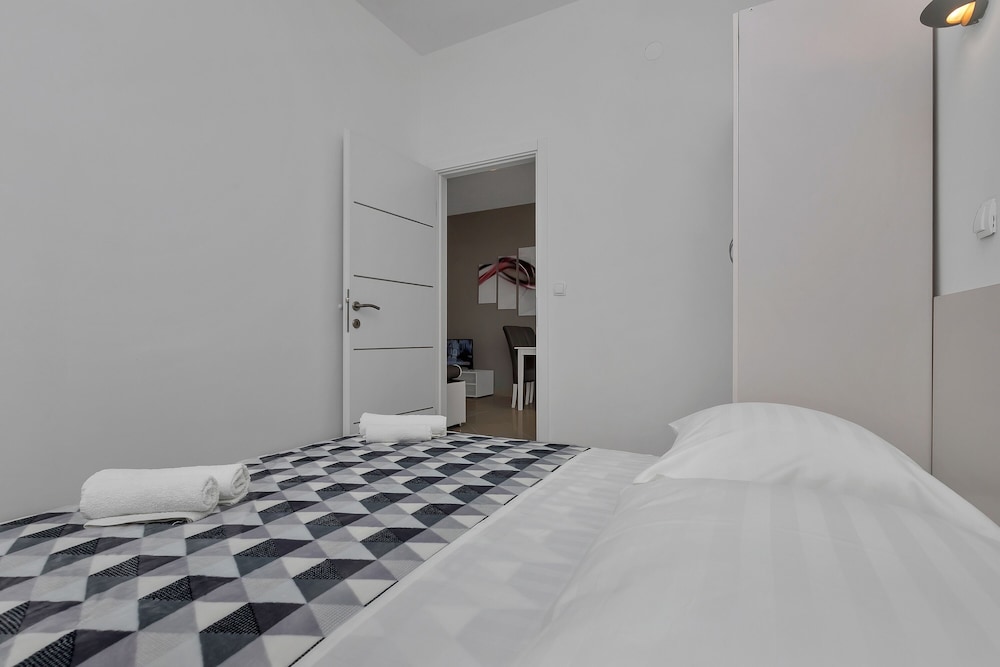 Apartment Petar with terrace