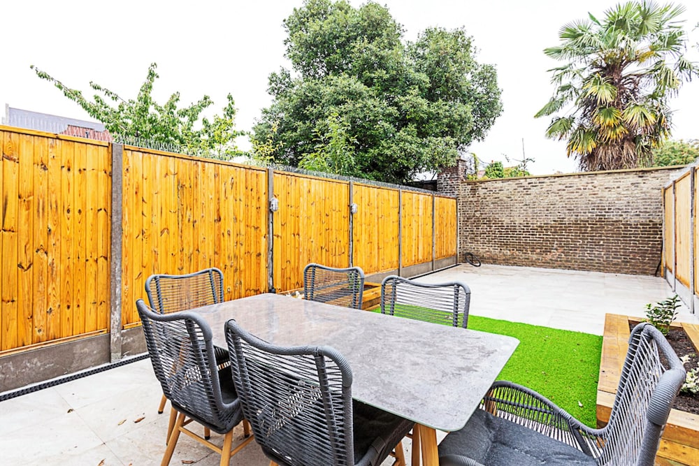 outdoor bbq area