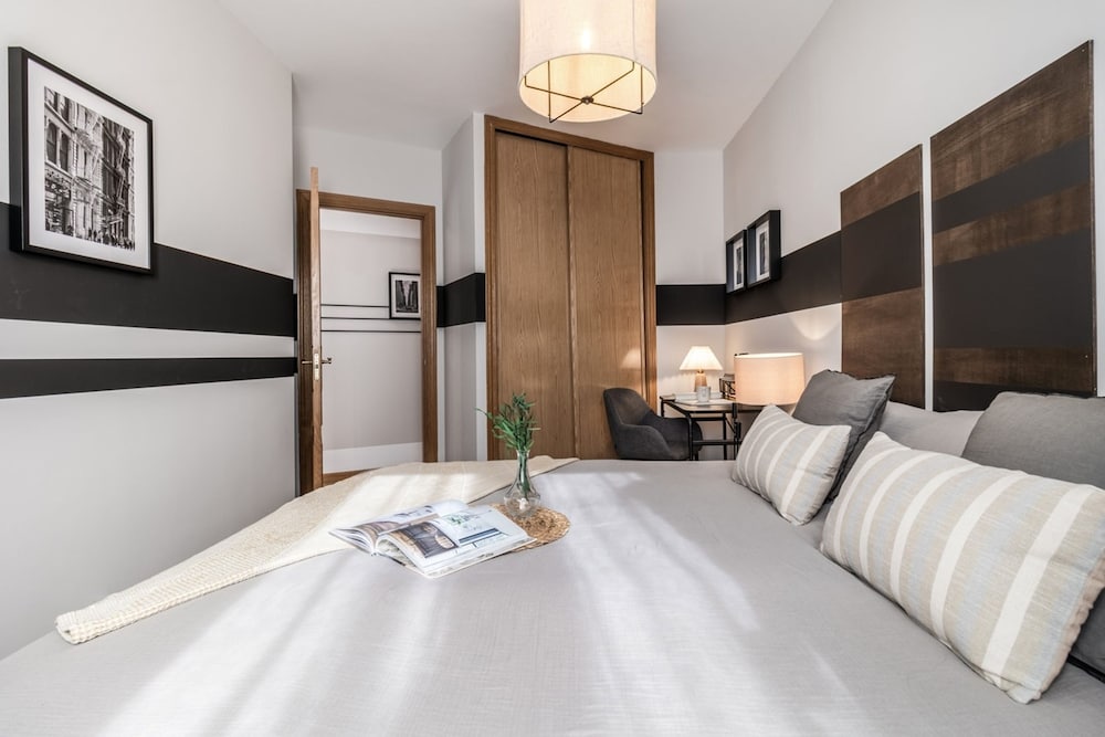 Bowie - 1 Bedroom Pool in Chueca
