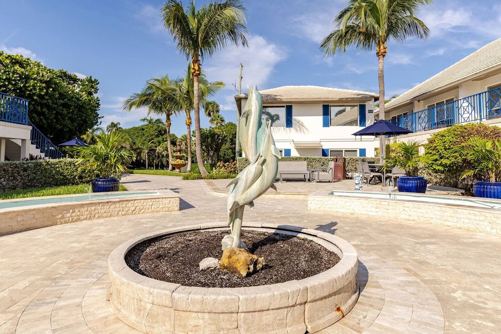 Dover House Resort