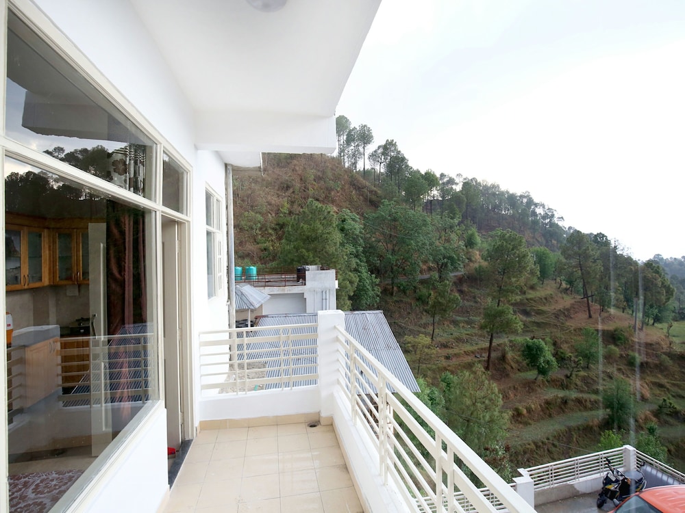 OYO 13433 Home Kasauli View 2BHK Dharampur