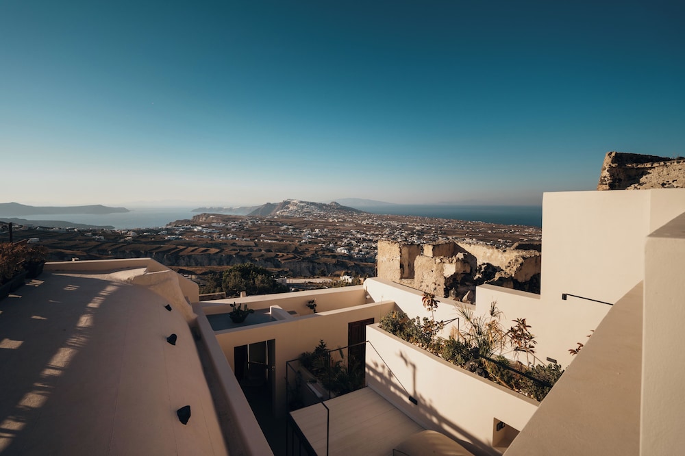 Aethra Cave Suites view 2