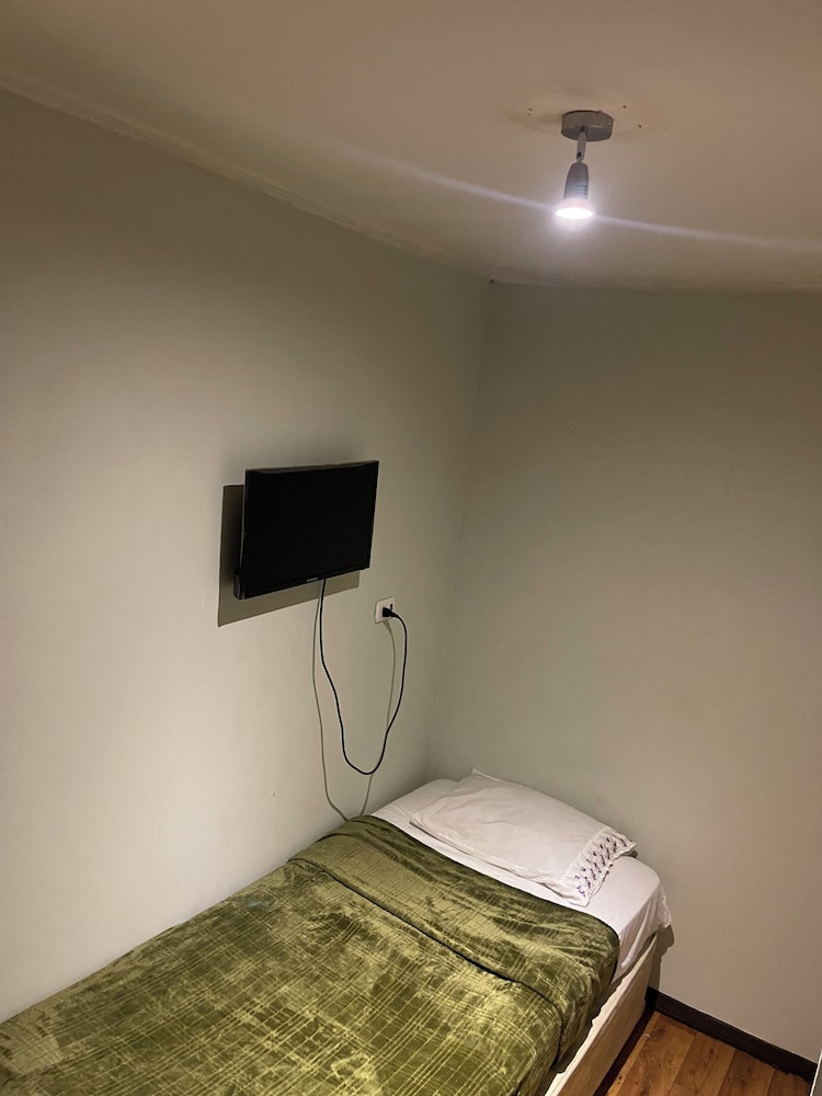 hostal low cost