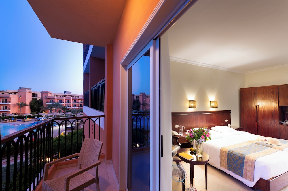 Hotel Three Corners Sunny Beach Resort - Image 1