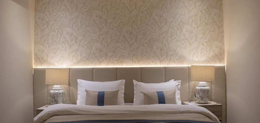 Palm Gate Hotel Suites