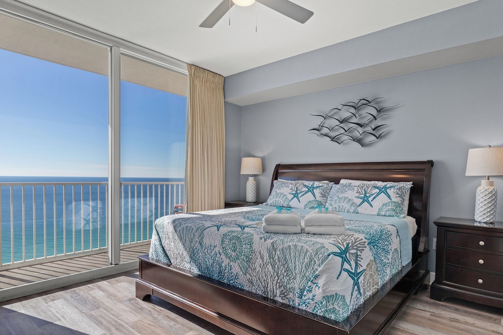 Tidewater Escape: 1br/2ba Beachfront Condo, Sleeps 6, Gulf Views & Comfort!